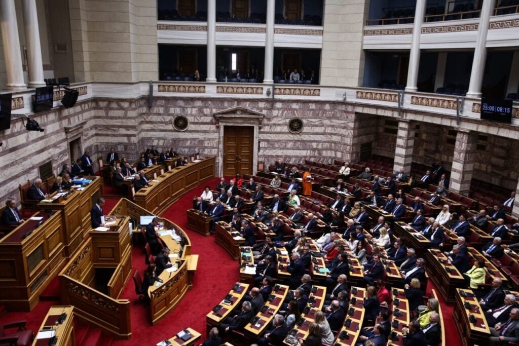 Αντιπαράθεση στη Βουλή για τη θέση Μόνιμου Υπηρεσιακού Υφυπουργού Εξωτερικών