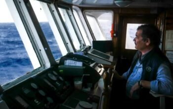 Γιάννης Σκοπελίτης: Ποιος ήταν ο θρυλικός καπετάνιος του Αιγαίου και τι προσέφερε στους νησιώτες