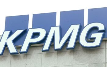 Σκάνδαλο με την KPMG: Κατηγορείται ότι δημοσίευσε έκθεση-μαϊμού γεμάτη «AI hallucinations»
