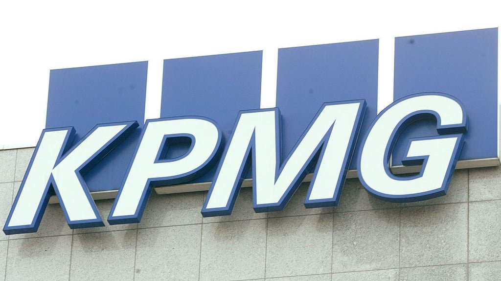 Σκάνδαλο με την KPMG: Κατηγορείται ότι δημοσίευσε έκθεση-μαϊμού γεμάτη «AI hallucinations»