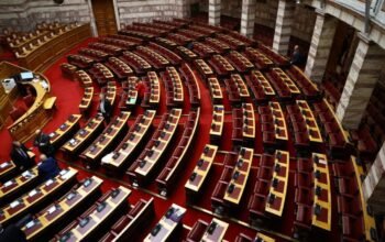 Ωρα εκκίνησης για την Επιτροπή Αναθεώρησης του Συντάγματος – «όχι» σε όλα από την αντιπολίτευση
