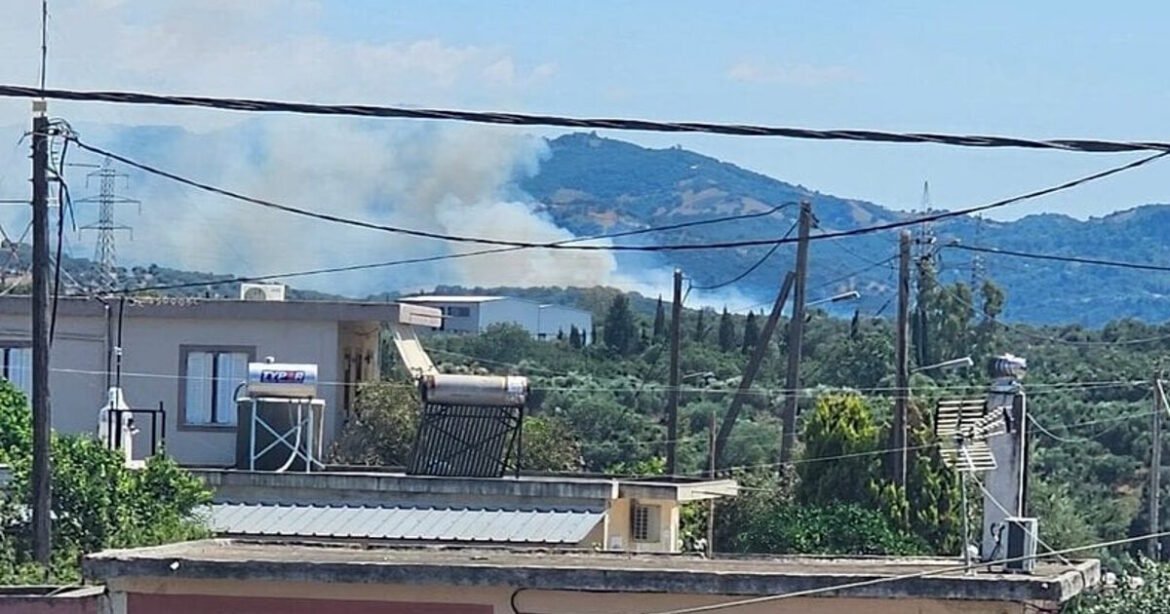 Φωτιά στα Ζησιμαίικα στη Δυτική Αχαΐα: Επιχειρούν και εναέρια μέσα