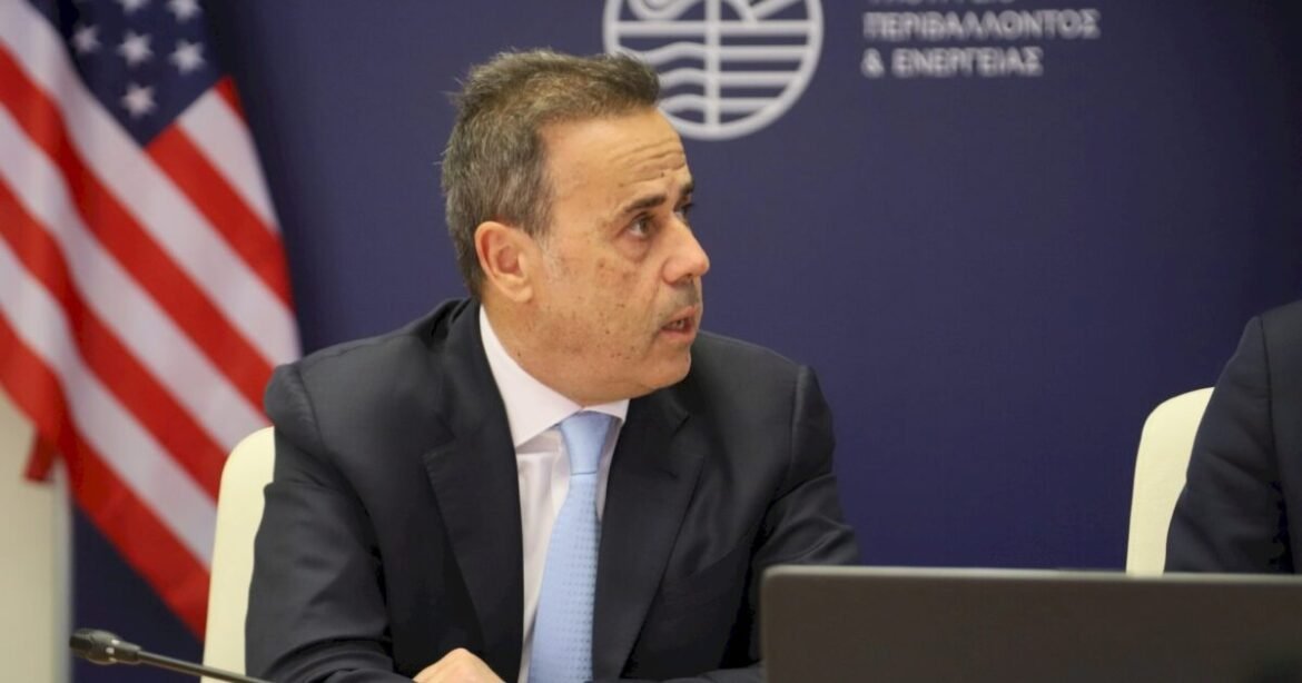 Παπασταύρου: Η Ελλάδα με τη Chevron και την ExxonMobil βρίσκεται στο ραντάρ των δύο μεγαλύτερων ενεργειακών εταιρειών παγκοσμίως