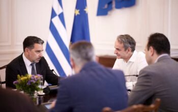 Στον Μητσοτάκη ο Πάνος Παναή της Amazon: Από Ιούλιο η νέα Local Zone της AWS στην Αθήνα –  Ενσωμάτωση των ελληνικών σε Kindle και Alexa