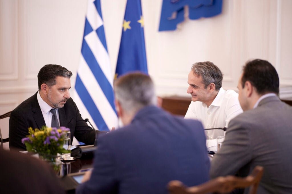 Στον Μητσοτάκη ο Πάνος Παναή της Amazon: Από Ιούλιο η νέα Local Zone της AWS στην Αθήνα –  Ενσωμάτωση των ελληνικών σε Kindle και Alexa