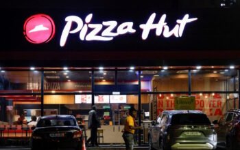 Η Yum πουλάει την αλυσίδα πίτσας Pizza Hut για 2,7 δισ. δολάρια