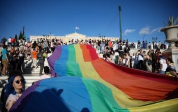Κυβέρνηση: Σωστή η απόφαση να μην μπουν αφίσες του Athens Pride στο Μετρό