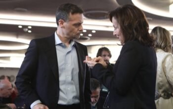 Στα χαρακώματα Διαμαντοπούλου και Δούκας: «Γελοία προσέγγιση» – «Δίνει εύσημα στη ΝΔ»