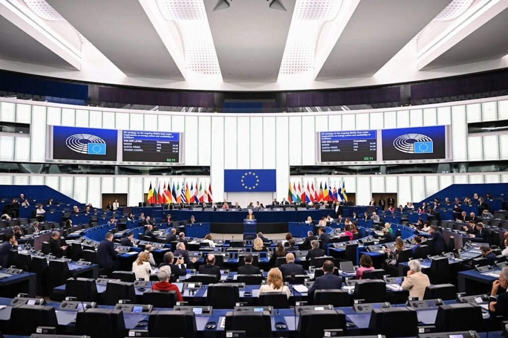 «Ψετοπατριώτες στο ΕΚ, όταν έρχεται η ώρα να μετρηθούν με την Ιστορία, είτε απέχουν είτε καταψηφίζουν»