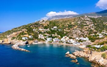 Καταρρέει ο μύθος της Ικαρίας για τη μακροζωία: «Δηλώνονταν 9.000 άτομα ως 100 ετών ενώ είχαν πεθάνει»