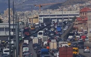 Κίνηση στους δρόμους: «Έμφραγμα» στον Κηφισό, πάνω από 45 λεπτά καθυστερήσεις στην Αττική Οδό
