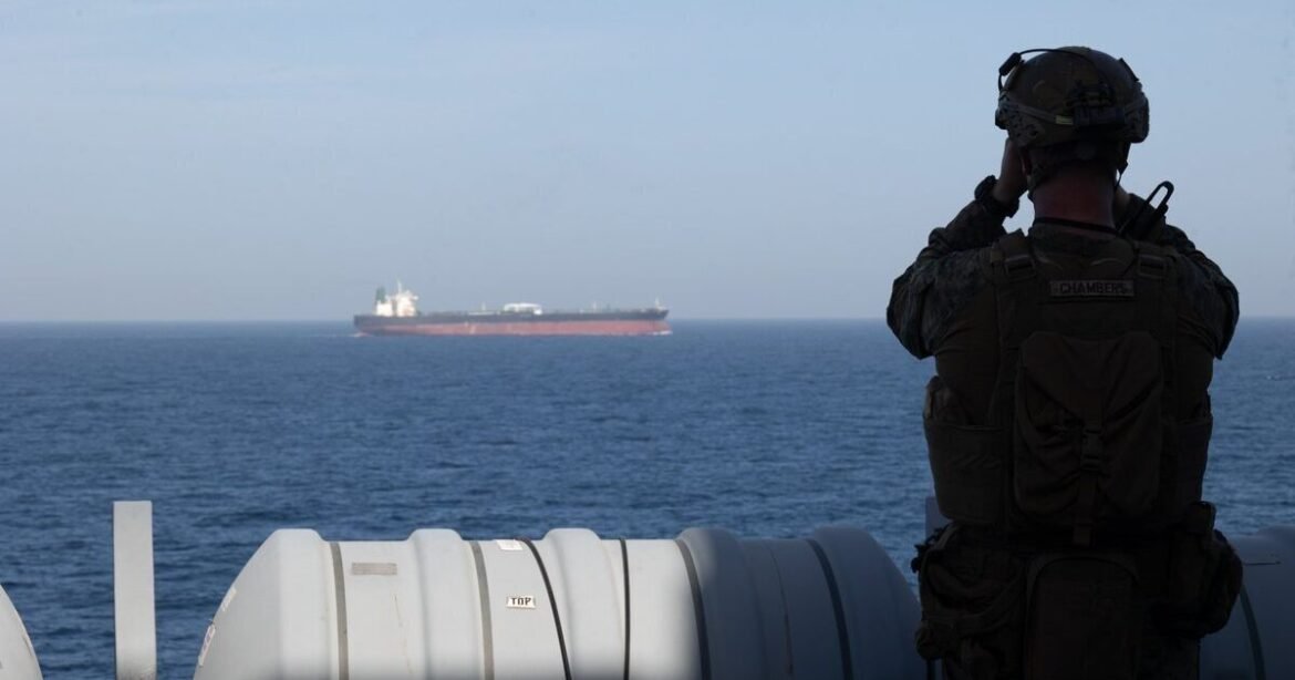 Περίπου 20 τανκερ διέσχισαν το Ορμούζ μετά την συμφωνία – Πάνω από 100 πλοία περνούσαν προπολεμικά