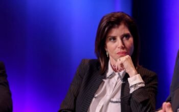 Διαρροή e-mail αποδήμων: 20 μήνες με αναστολή στην Αννα Μισέλ Ασημακοπούλου