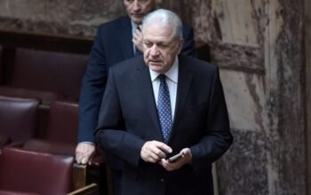 Στη Βουλή το ένταλμα για Αβραμόπουλο – Γιατί τώρα, ποιες οι κατηγορίες