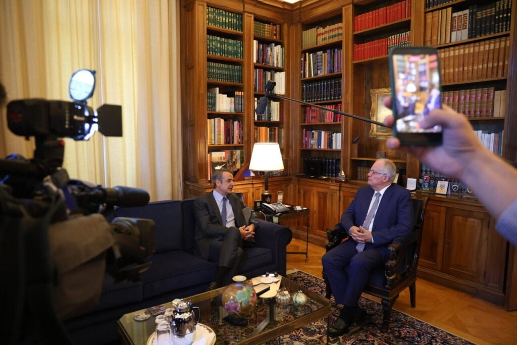 Στον Τασούλα ο Μητσοτάκης: Η χώρα πλήρωσε ακριβά τις ακοστολογητες, εύκολες υποσχέσεις