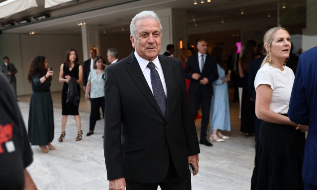 Αβραμόπουλος: Προσφεύγει στον Αρειο Πάγο – ζητά ακύρωση του εντάλματος σύλληψης