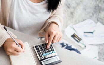 Χρέη στους Δήμους: Έρχεται ρύθμιση έως 48 δόσεις και εξωδικαστικός από τις 5.000 ευρώ