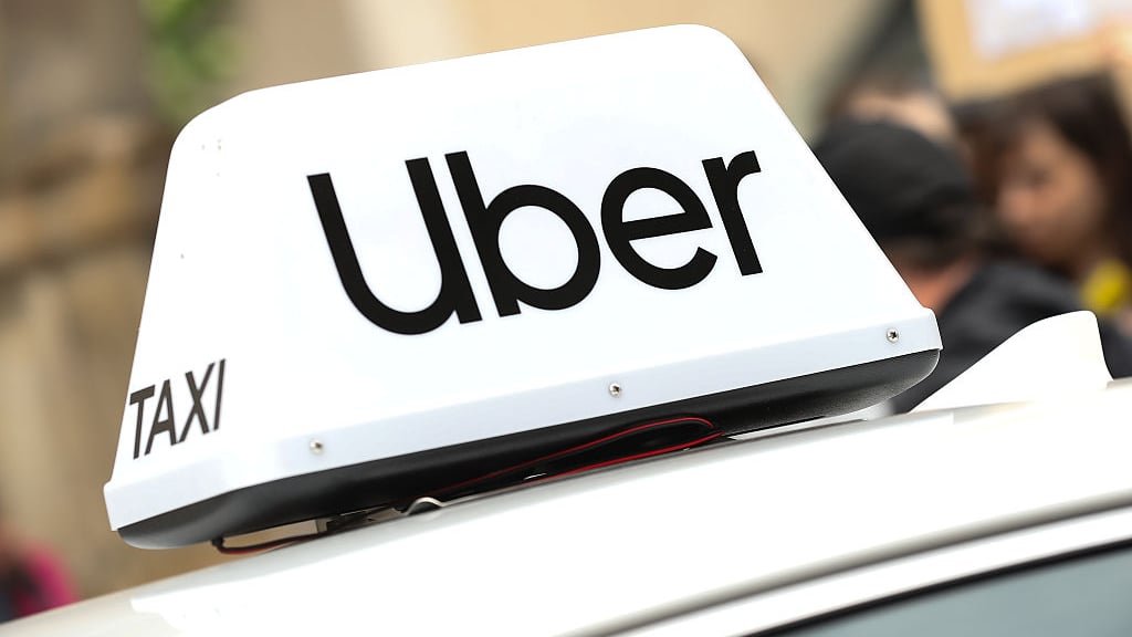 Uber: Αυστηροποιεί τους ελέγχους ιστορικού και επιβάλλει μόνιμο αποκλεισμό οδηγών για βίαια αδικήματα