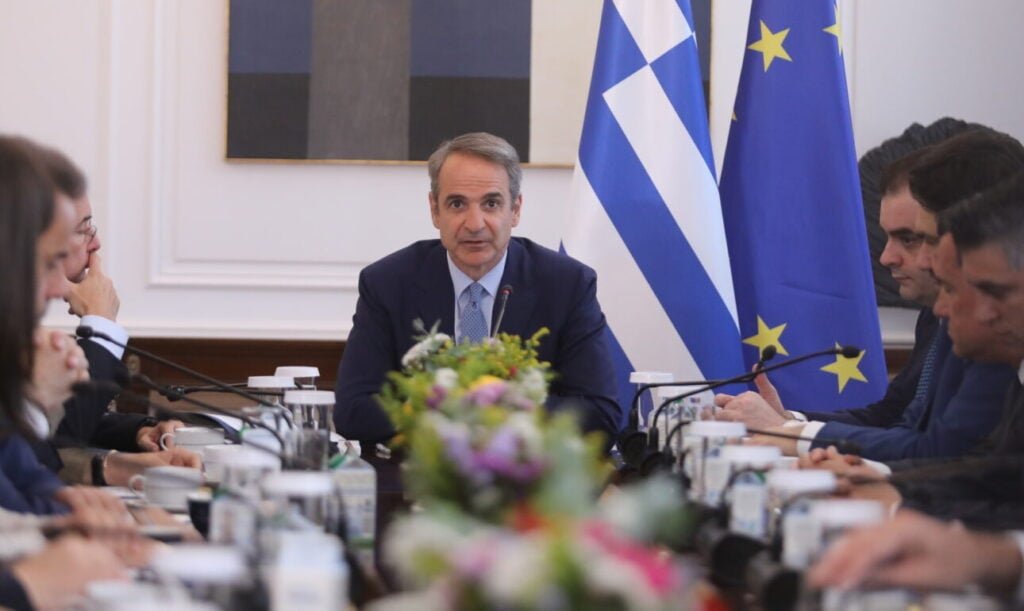 Μητσοτάκης: Ερχεται νέα πτώση της βενζίνης στην αντλία