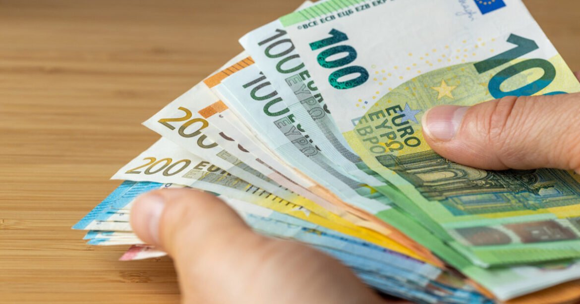 Η λογική πίσω από τα δημοτικά τέλη ^ περιζήτητα τα μικρομεσαία ακίνητα ^ ΟΠΕΚΕΠΕ: Ελλάδα όπως λέμε… Αργεντινή ^ οι ενισχύσεις να οδηγούν σε α