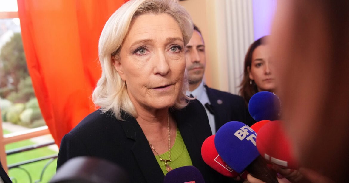 Η Λεπέν μετά την καταδίκη της: Θα είμαι υποψήφια χωρίς βραχιολάκι στις προεδρικές εκλογές του 2027