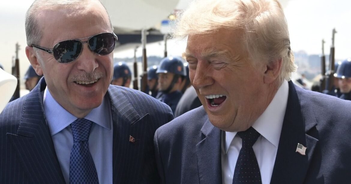Ο Τραμπ ξαναβάζει στο παιχνίδι τον Σουλτάνο – Όσα έγιναν στο «μεγάλο παζάρι» στην Άγκυρα