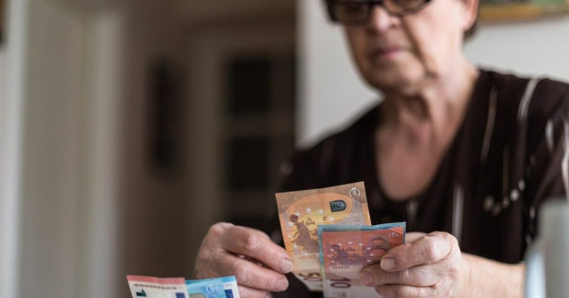 Συντάξεις Αυγούστου – Σεπτεμβρίου: Οι ημερομηνίες πληρωμής από τον e-ΕΦΚΑ