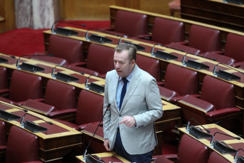 Κατάρρευση ΣΫΡΙΖΑ: Παραιτείται και παραδίδει την έδρα του ο Βασίλης Κόκκαλης