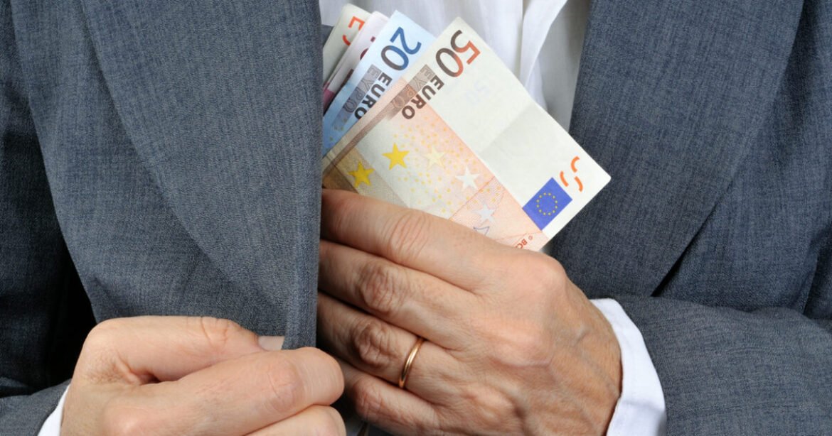 Επίδομα αδείας 2026: Πως υπολογίζεται και ποιο είναι το ποσό που πληρώνεται φέτος