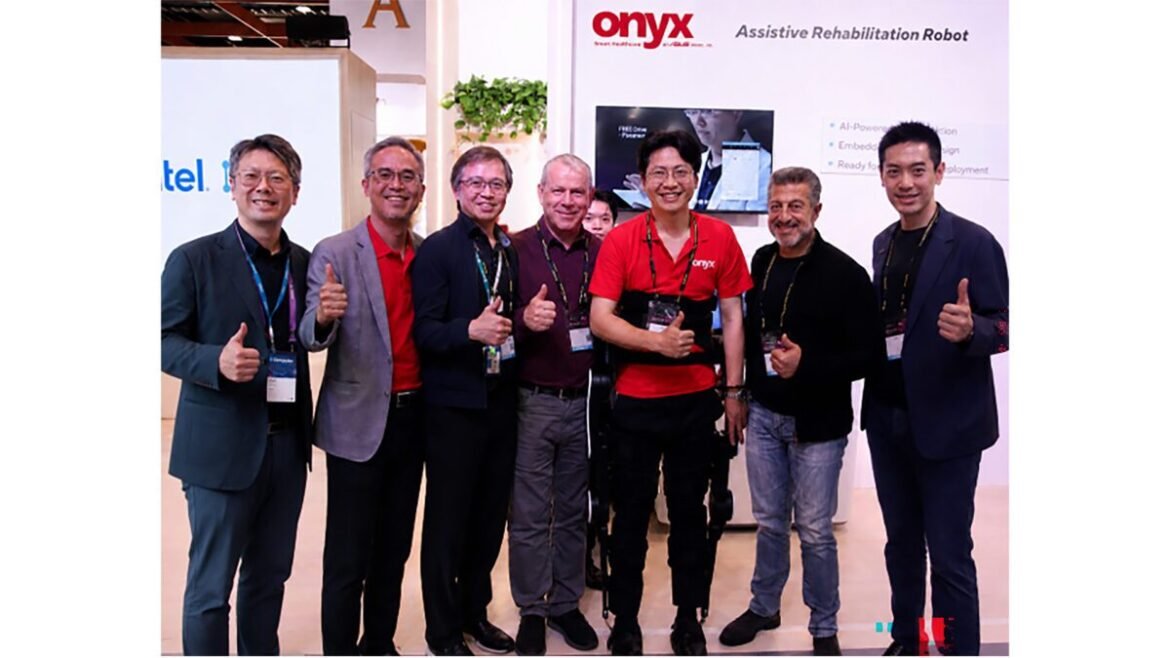 FREE Walk: Ο ρομποτικός εξωσκελετός των Intel και Onyx Healthcare που αλλάζει ριζικά την ιατρική αποκατάσταση