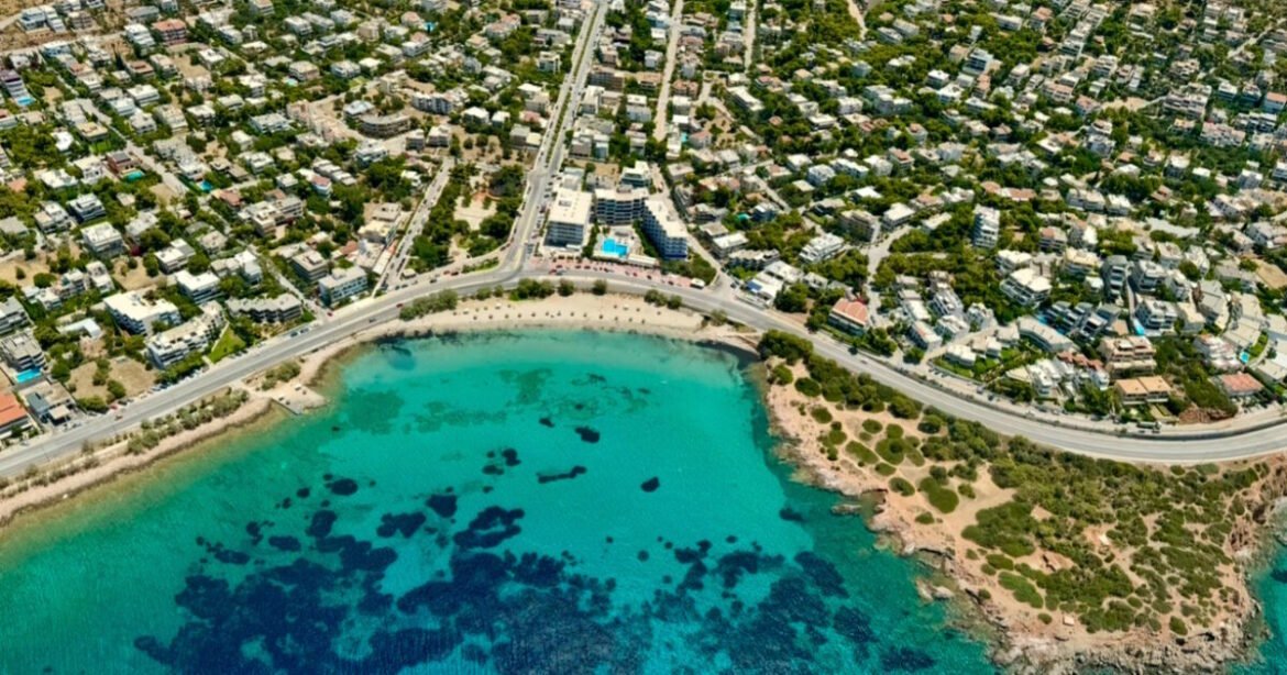 Πολυτελείς κατοικίες: Ρεκόρ ζήτησης το α’ εξάμηνο, στα 6,11 δισ. ευρώ, με Αθηναϊκή Ριβιέρα και Μύκονο να ηγούνται – Ποιοι αγοράζουν