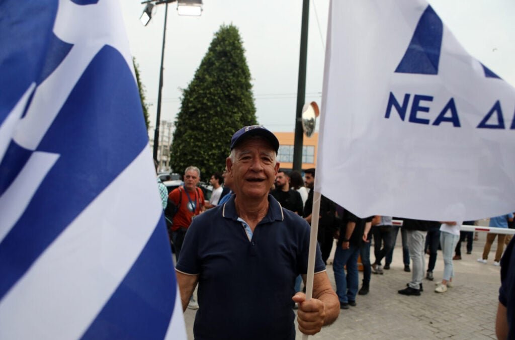Δημοσκόπηση Ιnterview: Προβάδισμα 11 μονάδων για ΝΔ – εξαΰλωση ΣΥΡΙΖΑ