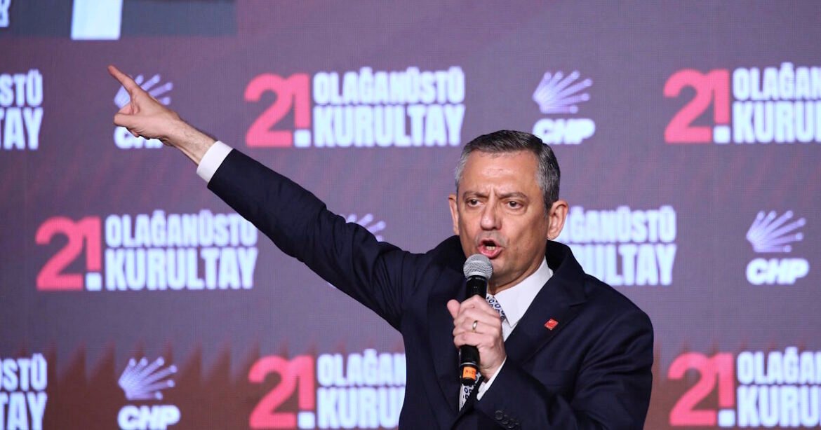 Τουρκία: Νέο κόμμα ιδρύει ο Οζγκιούρ Οζέλ απέναντι στον Ερντογάν