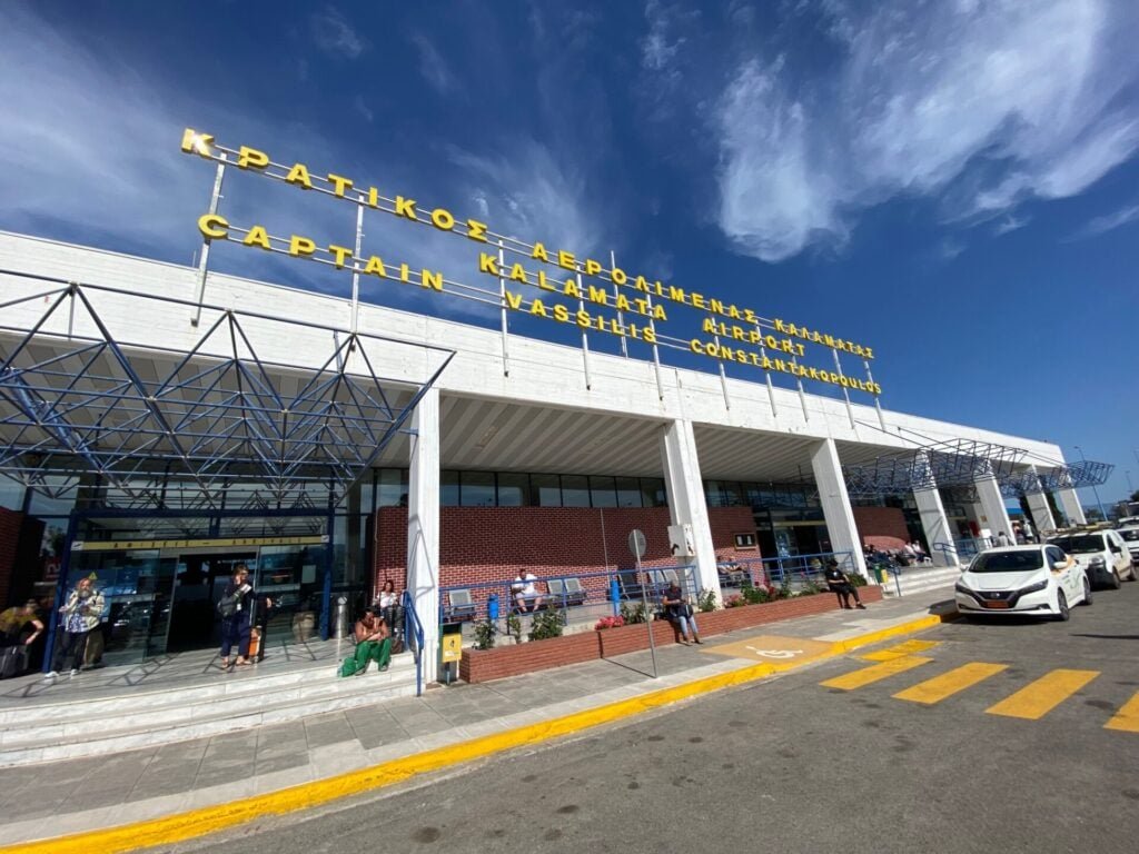 Στην Ολομέλεια της Βουλής η κύρωση της σύμβασης παραχώρησης του αερολιμένα Καλαμάτας «Καπετάν Βασ. Κωνσταντακόπουλος»