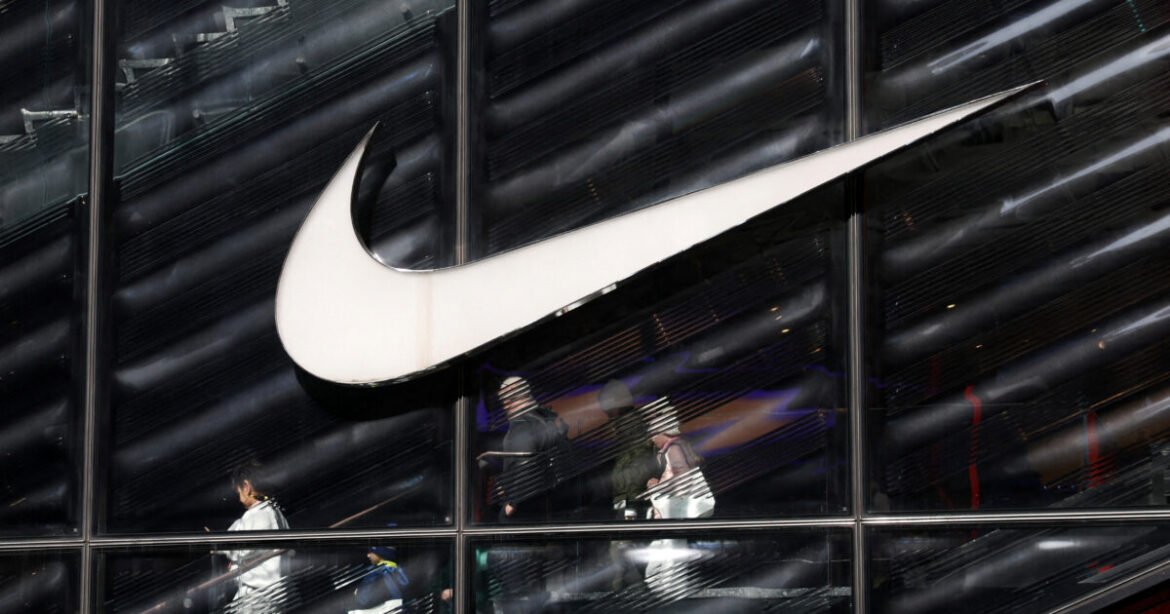 Η Nike «κόβει» τους online λιανέμπορους στην Κίνα – Μάχη με τον ανταγωνισμό από φτηνά αθλητικά είδη