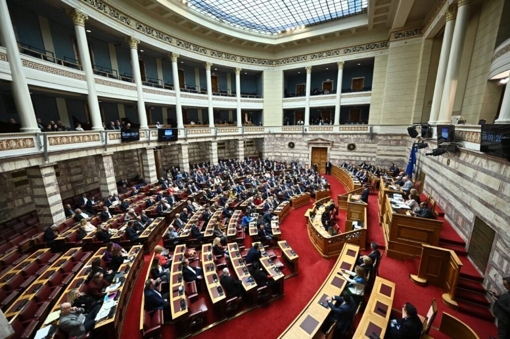 Συνταγματική Αναθεώρηση: Οι τρεις ημέρες της κρίσης για τις αναθεωρητέες διατάξεις