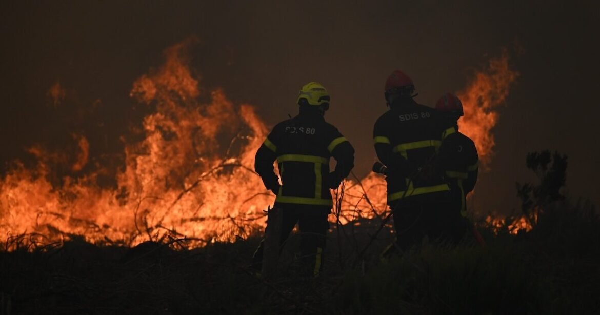 Πύρινος εφιάλτης σε Γαλλία και Ισπανία με νεκρό και 250.000 εκτοπισμένους