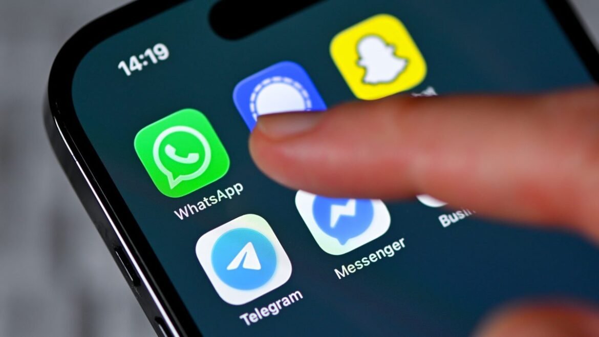 WhatsApp: Μεγάλη αναβάθμιση σε Android Auto, Apple CarPlay, και iPad