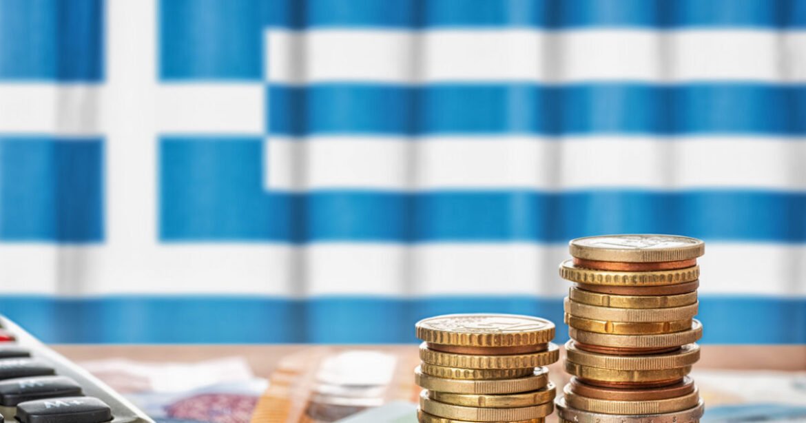 Ο ESM προβλέπει μείωση του ελληνικού χρέους την επόμενη 10ετία ακόμη και στο δυσμενές σενάριο – Η Ελλάδα πέρασε το «stress test»