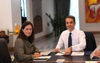 Κεραμέως: «Διευρύνουμε το πλέγμα προστασίας της μητρότητας» -τι προβλέπει η νέα Υπουργική Απόφαση