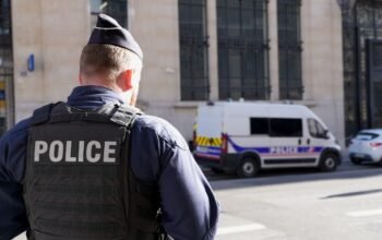 Παρίσι: Άνδρας σε αμόκ επιτέθηκε με μαχαίρι κατά γυναικών