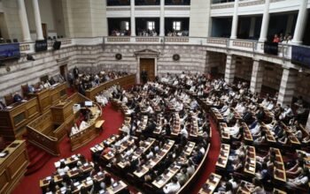 Συνταγματική Αναθεώρηση: Φτάσαμε στην πρώτη ψηφοφορία της προαναθεωρητικής Βουλής
