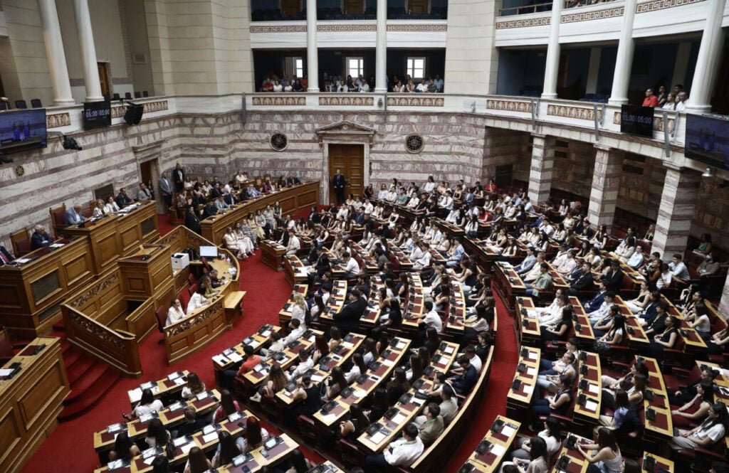 Συνταγματική Αναθεώρηση: Φτάσαμε στην πρώτη ψηφοφορία της προαναθεωρητικής Βουλής
