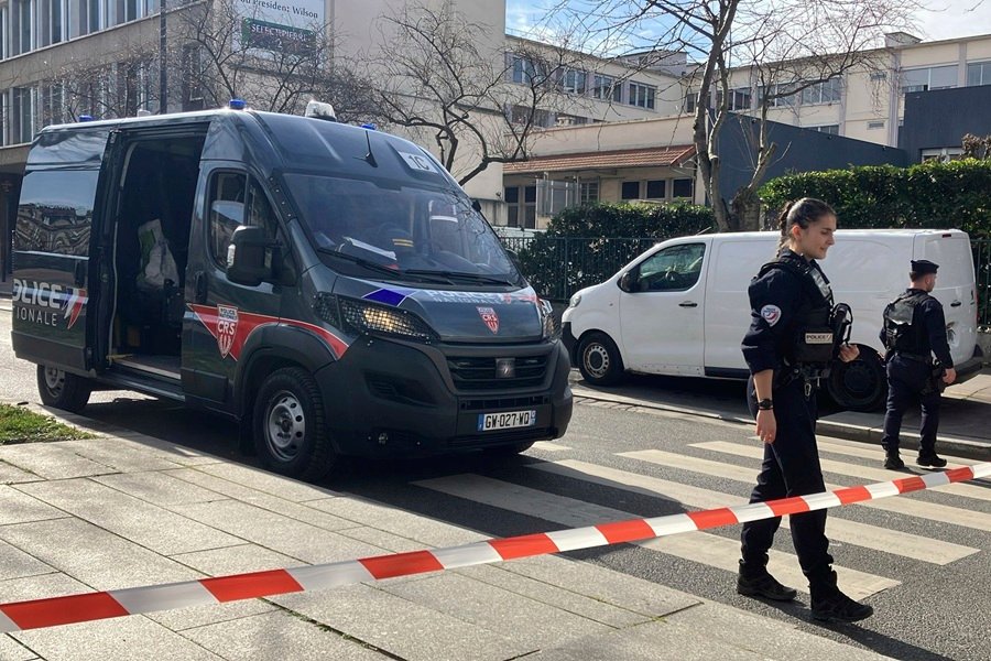 Θρίλερ στη Γαλλία: Βρέθηκαν νεκρά πέντε βρέφη σε χαρτόκουτα στο σπίτι γυναίκας που μόλις είχε γεννήσει