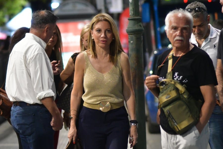 Κατακραυγή για το «Λάρισα ερχόμαστε» της (προέδρου) Καρυστιανού