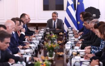Τράβηξε τα λουριά ο Μητσοτάκης στο Υπουργικό: Μην φοβάστε τον πολιτικό χρόνο, θέλω εντονότερη παρουσία στα κανάλια