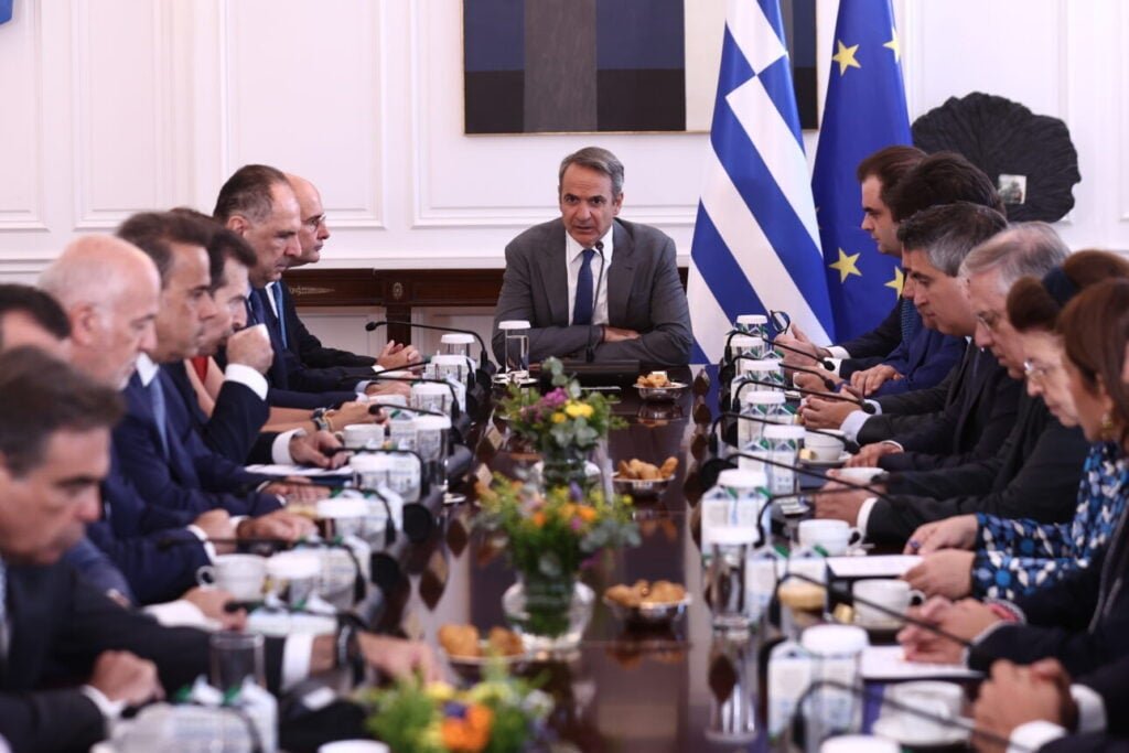 Τράβηξε τα λουριά ο Μητσοτάκης στο Υπουργικό: Μην φοβάστε τον πολιτικό χρόνο, θέλω εντονότερη παρουσία στα κανάλια