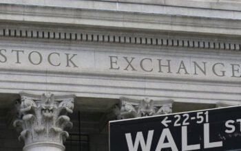 Wall Street: Οδηγός η Amazon για τον S&P 500, τέταρτος μήνας ανόδου για τον Dow