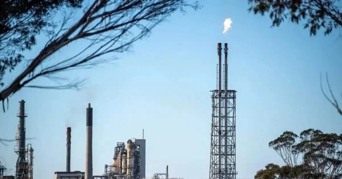 Στα όρια των 90 δολαρίων το πετρέλαιο – Συνεδριάζουν οι χώρες του ΟΠΕΚ+