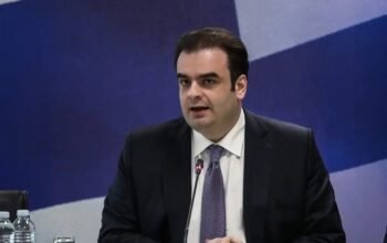 Ο Πιερρακάκης ζητά από τις τράπεζες στήριξη των μικρομεσαίων επιχειρήσεων